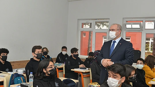 Vali Toraman Cemil Meriç Fen Lisesini ziyaret etti