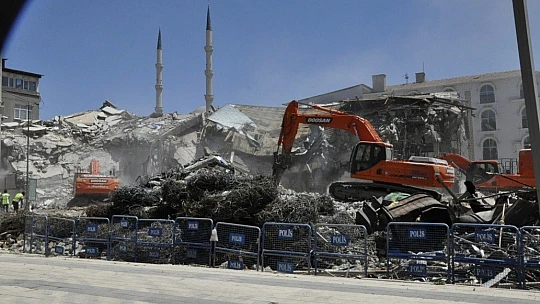 Yıkılan Binanın Elazığ'ın İlk Belediye Binası Olduğu Ortaya Çıktı