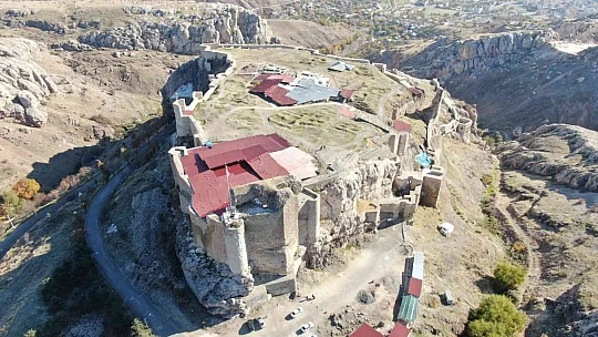 5 bin yıllık Harput Kalesi'nde çalışmalar tüm hızıyla sürüyor