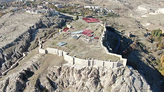 5 bin yıllık Harput Kalesi'nde çalışmalar tüm hızıyla sürüyor