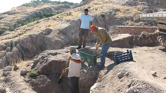5 bin yıllık Harput Kalesi'nde çalışmalar tüm hızıyla sürüyor