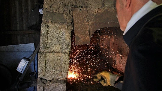 45 yıldır ekmeğini demire şekil vererek kazanıyor