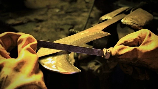 45 yıldır ekmeğini demire şekil vererek kazanıyor