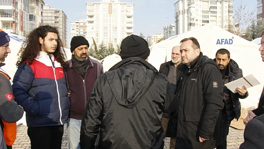 Milletvekili Ağar, deprem bölgesi Malatya'da vatandaşların yanında