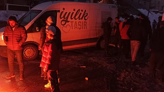 İHH Elazığ İnsani Yardım Derneği deprem bölgesinde