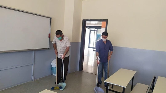 Okullarda Temizlik ve Dezenfektasyon Çalışması Yapıldı