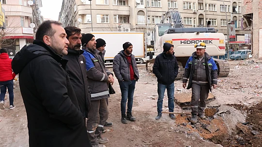 Milletvekili Ağar, Depremzedelerin taleplerini dinliyor