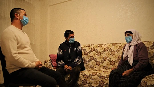 80 torunlu 102 yaşındaki Şahide nine, Covid-19'u evinde yendi