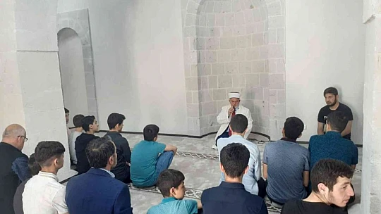 800 yıllık tarihi Esadiye Cami ibadete açıldı