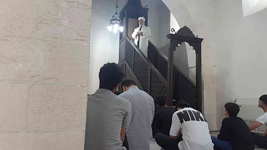 800 yıllık tarihi Esadiye Cami ibadete açıldı