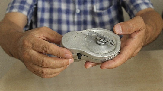 90 yıllık kurmalı tıraş makinesini 150 bin TL'ye satışa çıkardı