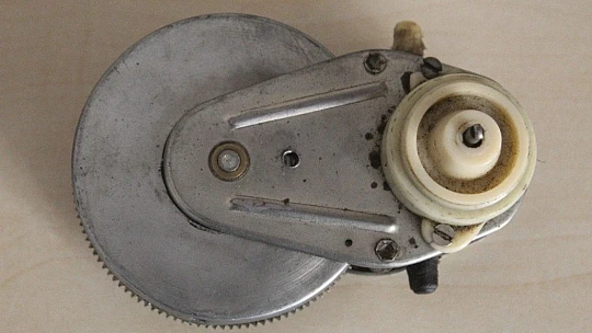 90 yıllık kurmalı tıraş makinesini 150 bin TL'ye satışa çıkardı