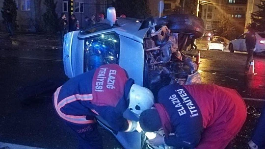 Trafik kazasında 3 kişi yaralandı