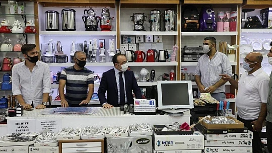 Vali Erkaya Yırık'tan Esnafa Bayram Ziyareti
