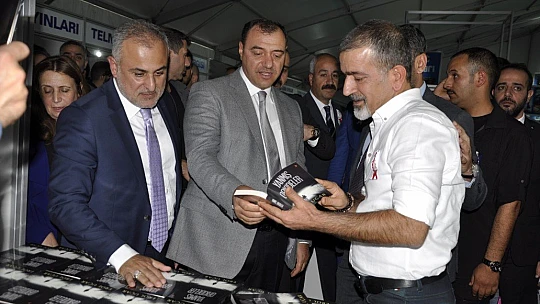 Kitap Fuarı Kapılarını açtı