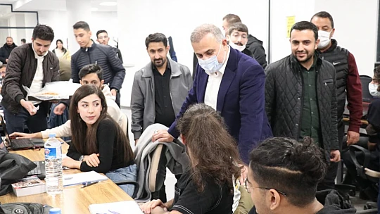 Milletvekili Bulut'tan öğrencilere sürpriz ziyaret