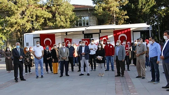 AK Parti İl Teşkilatı Kızılay'a Kan Bağışında Bulundu