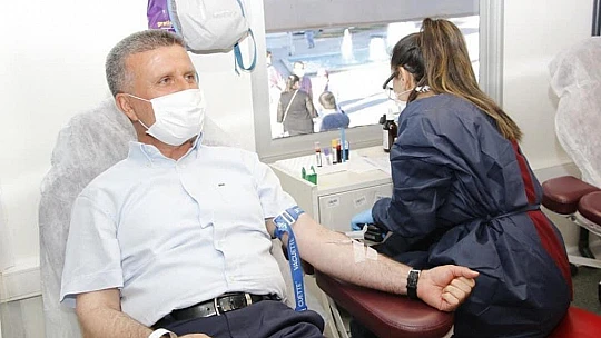 AK Parti İl Teşkilatı Kızılay'a Kan Bağışında Bulundu