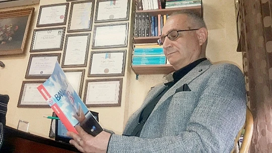 7 Üniversite Bitirdi, 8'inciye Hazırlanıyor