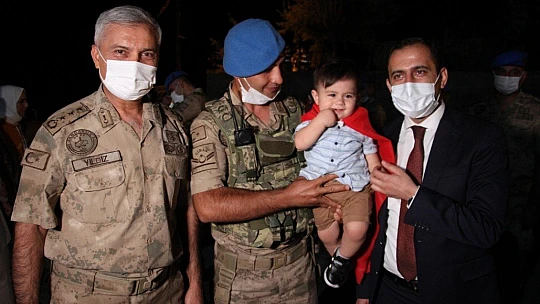 Afrin'den dönen kahraman JÖH'çüler vatanlarına ve sevdiklerine kavuşmanın mutluluğunu yaşadı