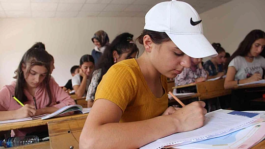 Ahıska Türkleri, öz vatanlarında Türkçe okuma ve yazma öğreniyor