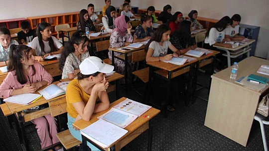 Ahıska Türkleri, öz vatanlarında Türkçe okuma ve yazma öğreniyor