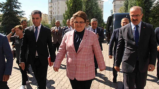 Aile ve Sosyal Hizmetler Bakanı Yanık Elazığ'da