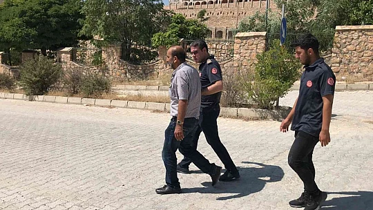 Ailesi tarafından terk edilen adam 12 katlı kuleye çıktı, ekipler ikna etti