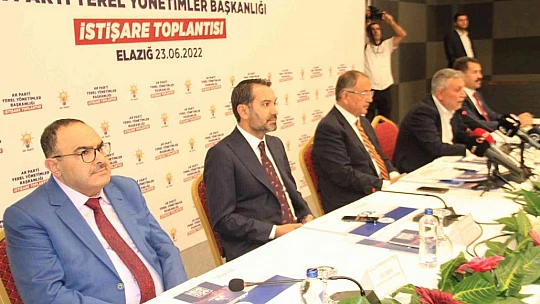 AK Parti Genel Başkan Yardımcısı Mehmet Özhaseki, 'O 6'lı masanın altında üstünde tartışması olan terör partisi var. Oraya da kontenjan veriyorlar niye çünkü yarın öbür gün oy alacaklar'