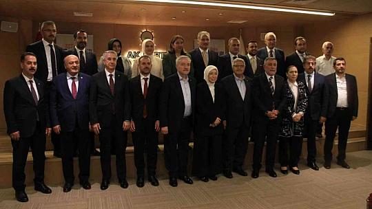 AK Parti Genel Başkan Yardımcısı Demiröz: '6'lı masalar 7'li masalar inanınki bu masalar seçime kadar gidemez'