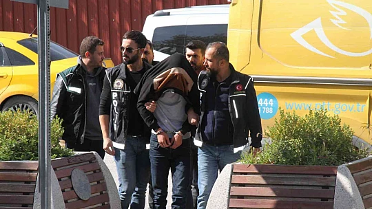 Alex kokladı, tırın dorsesinden 17 kilo 650 gram uyuşturucu çıktı
