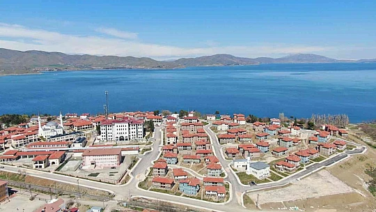 Altyapı ve Kentsel Dönüşüm Hizmetleri Genel Müdürü Gürgen, 'Elazığ'da 19 bin 174 konutun kuraları çekildi, vatandaşlarımıza teslim edildi'