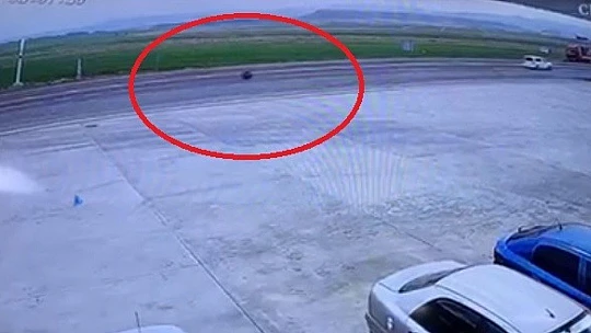Kamyonetten Fırlayan Teker Tehlike Saçtı