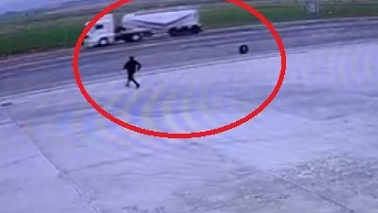 Kamyonetten Fırlayan Teker Tehlike Saçtı