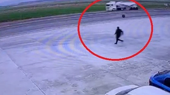 Kamyonetten Fırlayan Teker Tehlike Saçtı