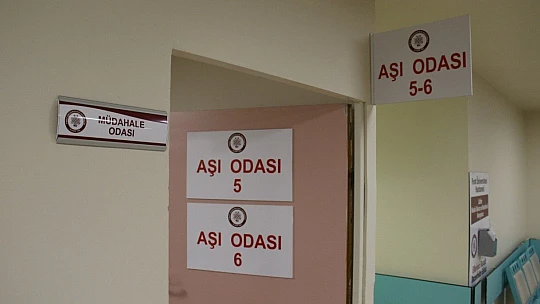 Aşı odaları boş kaldı, Başhekim sırası geleni 'Kliniklerimiz gece 24'e kadar çalışmaktadır' diyerek davet etti