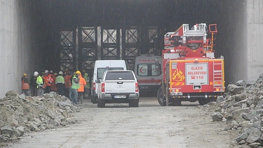 Kamörhan Köprüsünde vinç devrildi:1 ölü