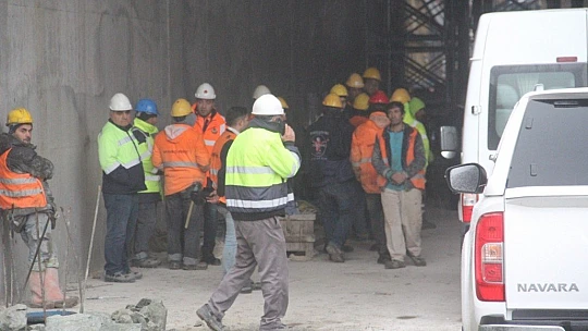 Kamörhan Köprüsünde vinç devrildi:1 ölü