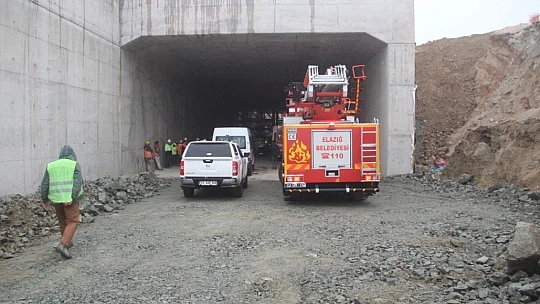 Kamörhan Köprüsünde vinç devrildi:1 ölü