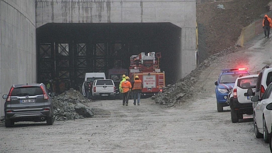 Kamörhan Köprüsünde vinç devrildi:1 ölü
