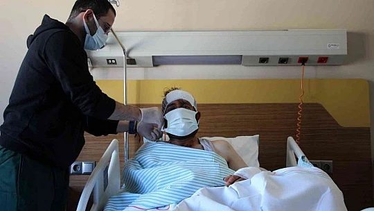 Ayı saldırısı sonucu hastanelik olan şahıs, dehşet anlarını anlattı: 'O korkuyla 5 kilometre yol yürümüşüm'