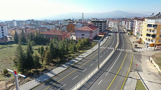 Tahir Şaşmaz Caddesi modern görünüme kavuştu