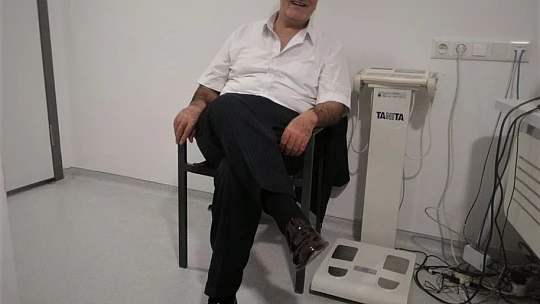 Bacak bacak üstüne atabilmek için 52 yaşında ameliyatsız 46 kilo verdi