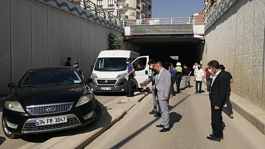 Bakan konvoyunda kaza