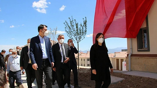 Bakan Kurum: 'Elazığ'da 23 bin konut yapıyoruz, biten konut sayısı 11 bini aştı'