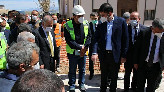 Bakan Kurum: 'Elazığ'da 23 bin konut yapıyoruz, biten konut sayısı 11 bini aştı'