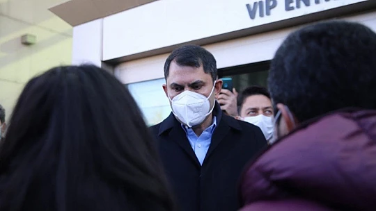 Bakan Kurum, deprem konutlarını inceledi