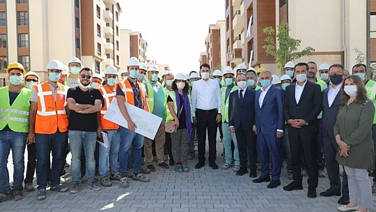 Bakan Kurum: Yıl sonuna kadar 8 bin konutumuzu tamamlayacağız
