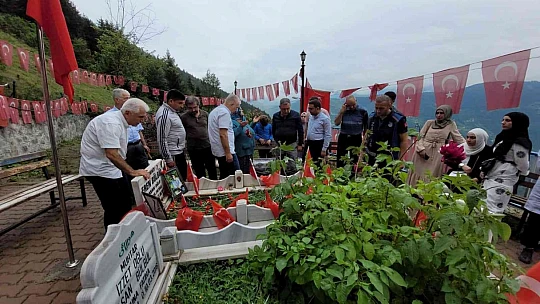Başkan Yıldırım'dan şehit Eren Bülbül'ün kabrine ziyaret