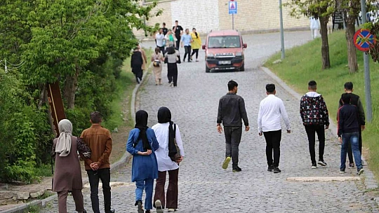 Bayram tatilinde vatandaşlar Harput'a akın etti